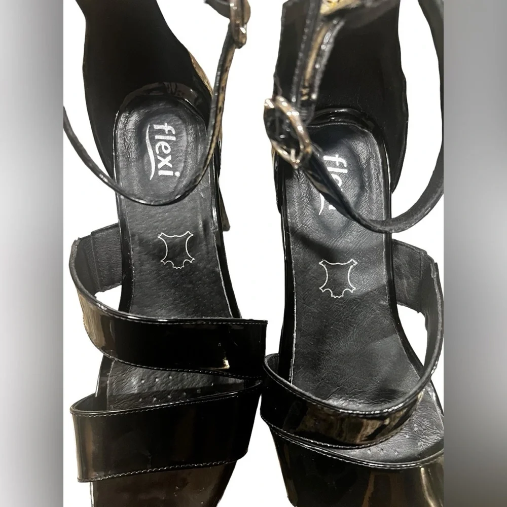 Flexi black patent platform sandals size 9.5